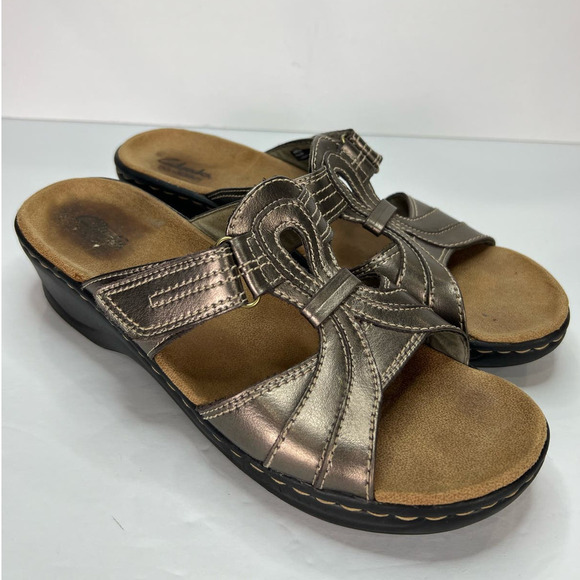 Clarks Bendables Pewter Metallic Slip On Top Strap Leather Wedge Sandals Size 10 - Picture 1 of 7